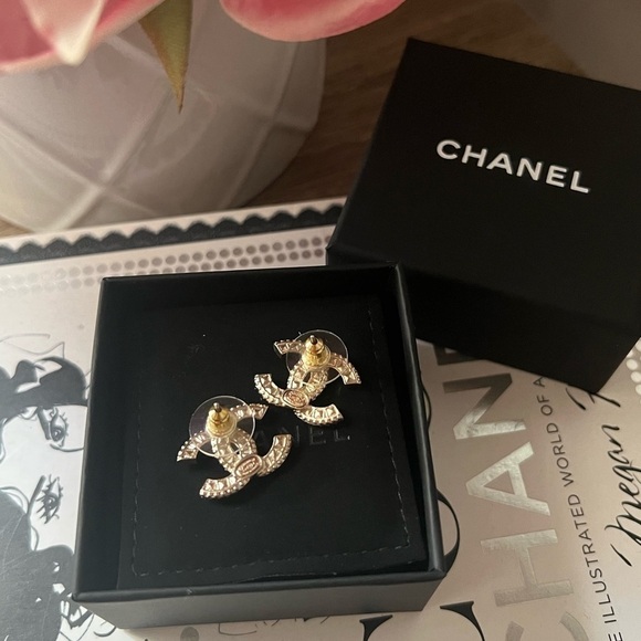 CHANEL Classic Gold CC Crystals Stud Earrings - AUTH - Picture 5 of 7